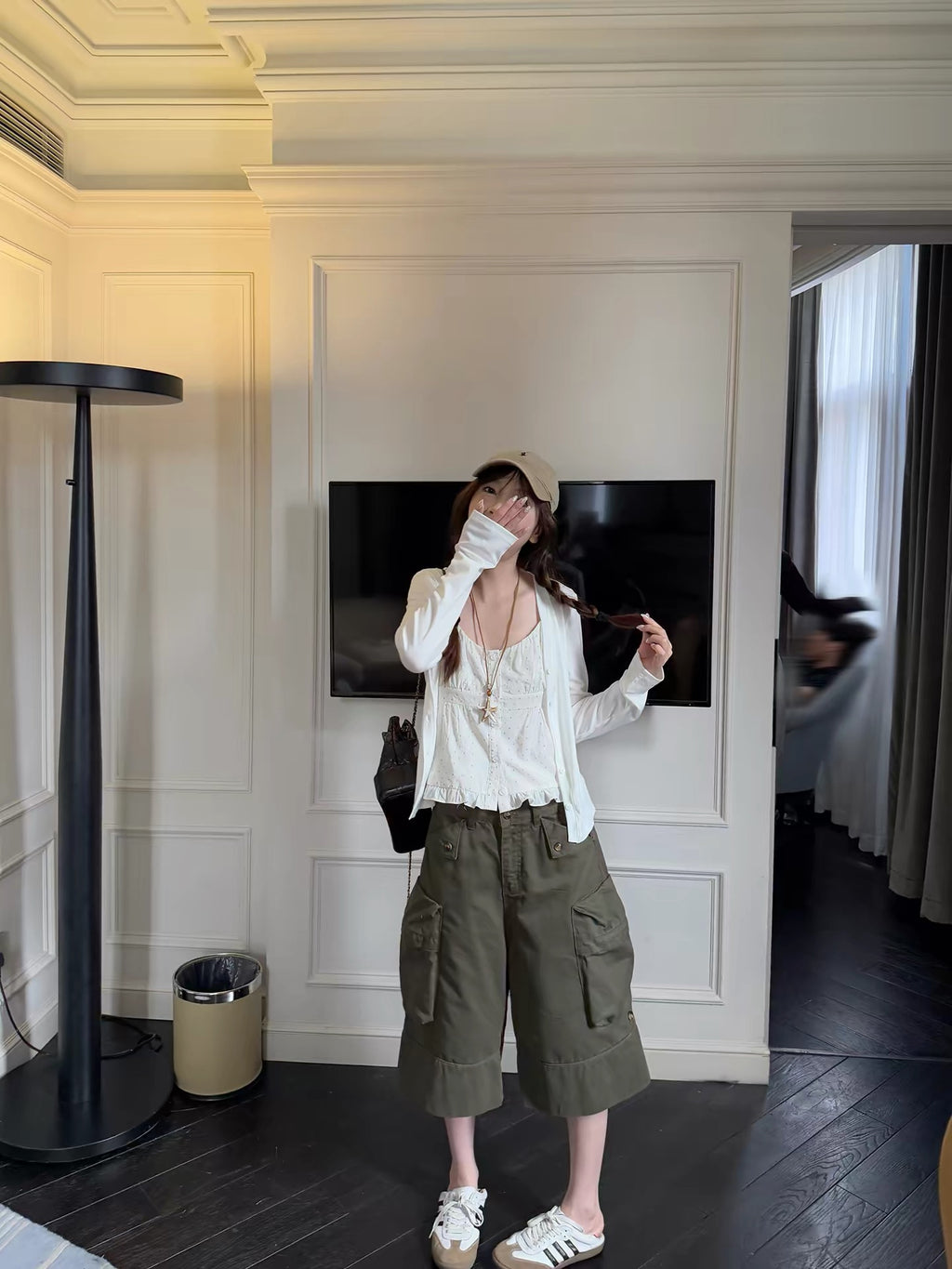 Unspecified Cargo Wide-Leg Shorts
