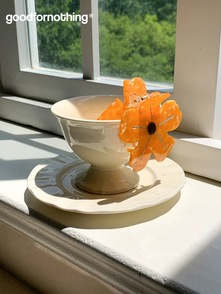 Goodfornothting Flower Claw Clip