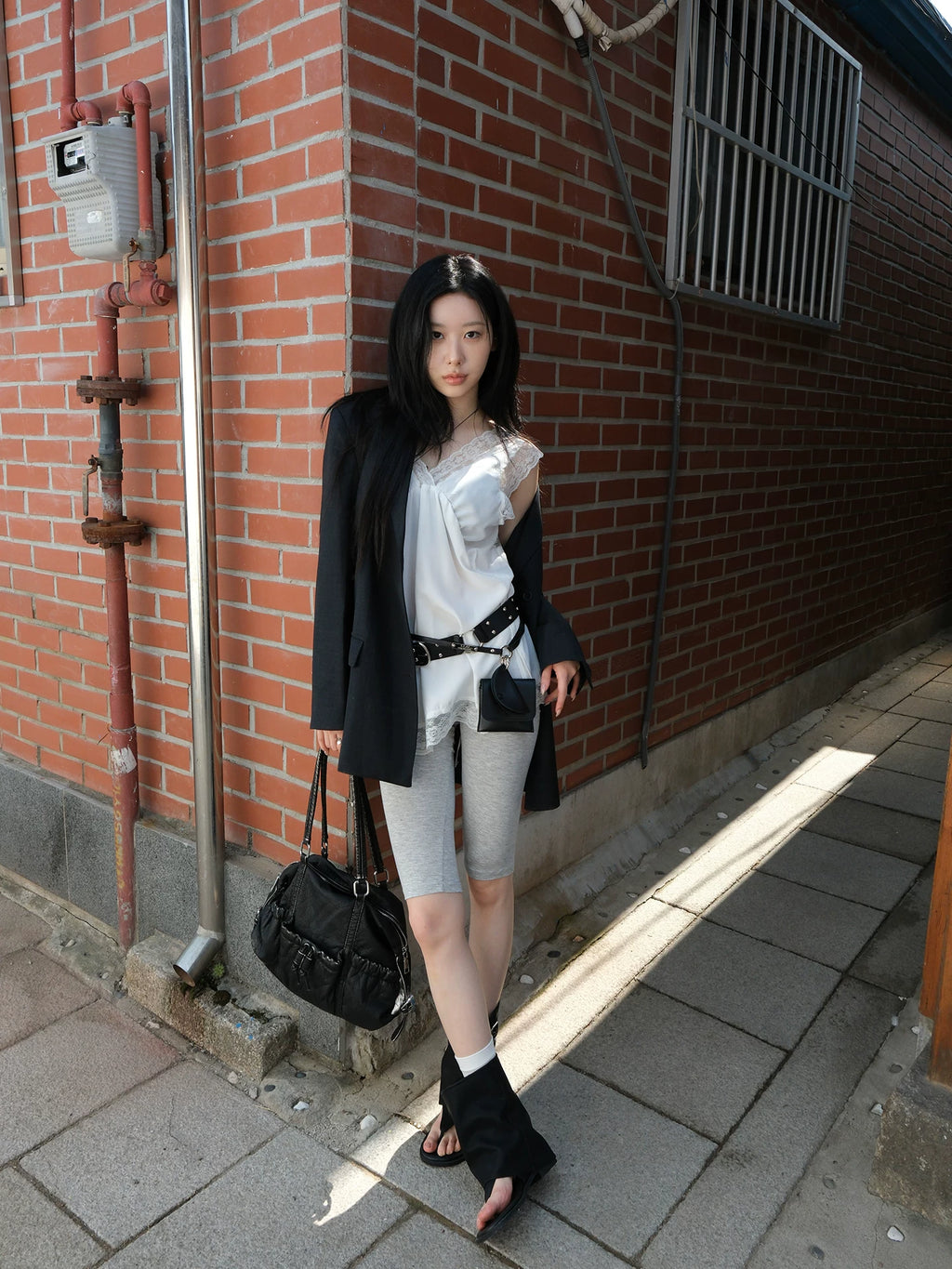 Mooreyu round-toe toe-ring Roman sandal boot black front view